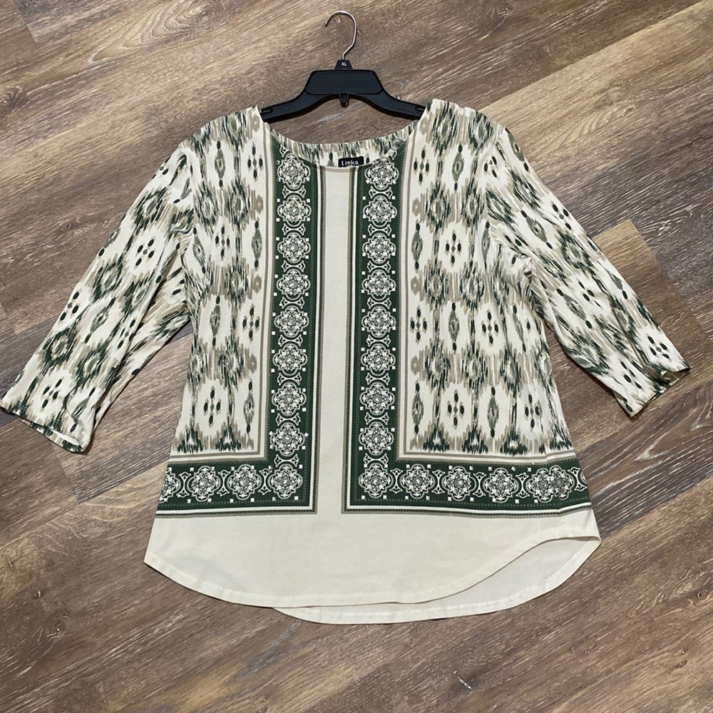 E476 781) Links 3/4 sleeve top Creme & Green EUC Sz. L*